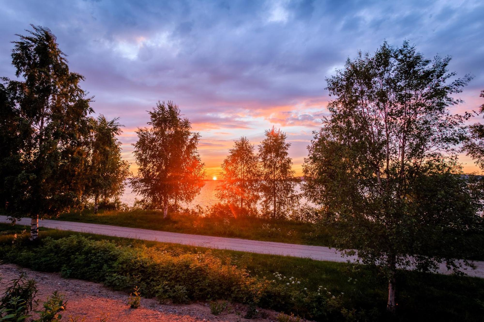 Hotel Mestarin Kievari Kemijarvi Bagian luar foto